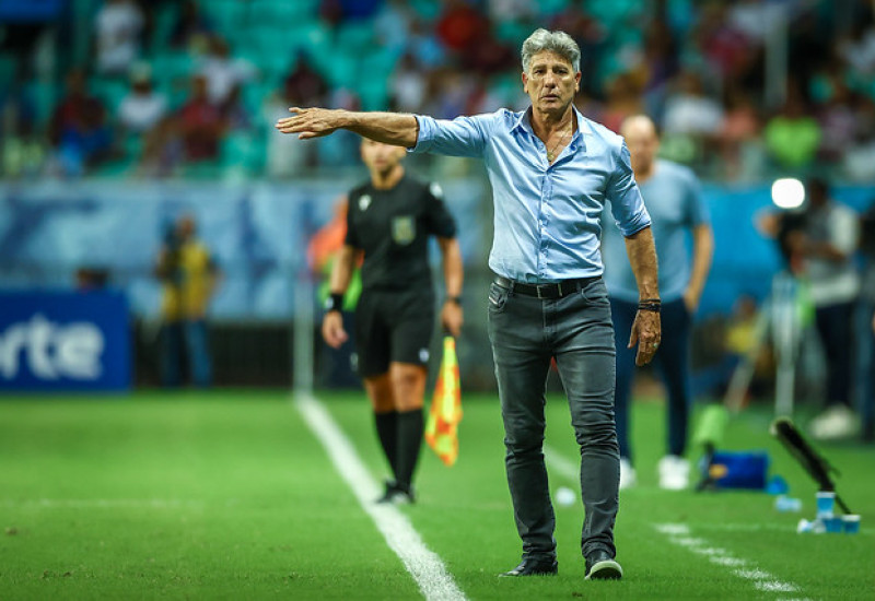 Gremistas descontentes com Renato (Foto: Lucas Uebel/Grêmio)