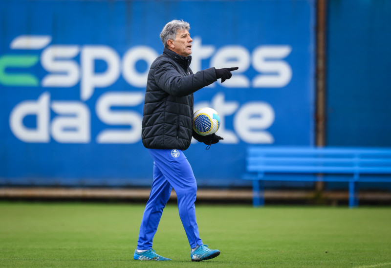 Renato vai ter que fazer mágica para montar o Grêmio pra três competições simultâneas (Foto: Lucas Uebel/Grêmio)