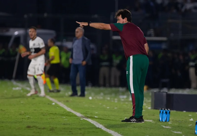 Fernando Diniz não abre mão de seu esquema ofensivo (Foto: Marcelo Gonçalves/Fluminense)