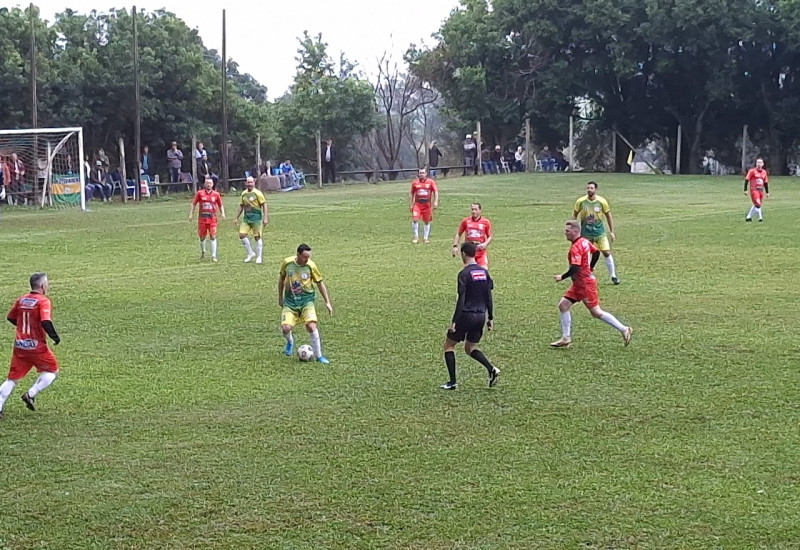 Sobrou emoção na decisão do Veterano em São Miguel do Oeste (Foto: Stenio Wathier/JRTV)
