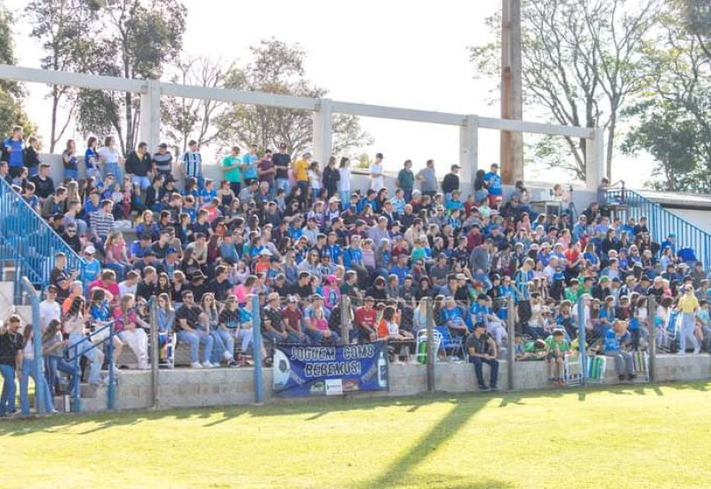 Os torcedores tem lotado as praças de esportes da região (Foto: Grêmio União/Divulgação)