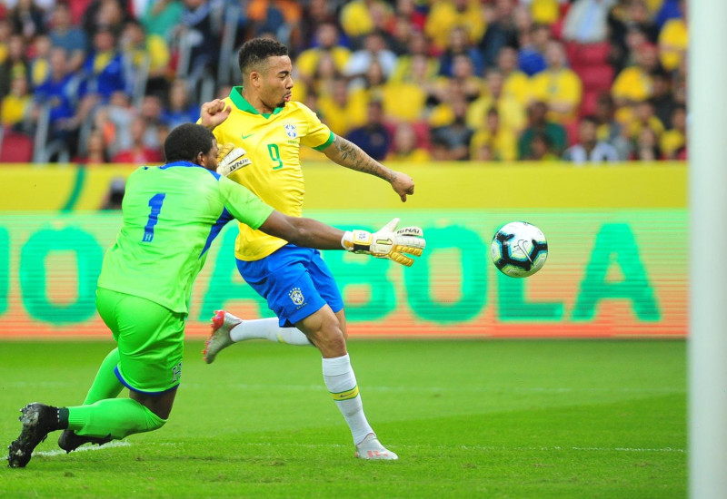 Gabriel Jesus fez dois gols na goleada brasileira sobre Honduras 