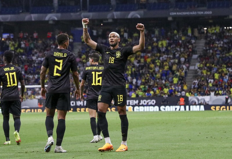 Brasil jogou o primeiro tempo de preto (Foto: Joilson Marconne/CBF)