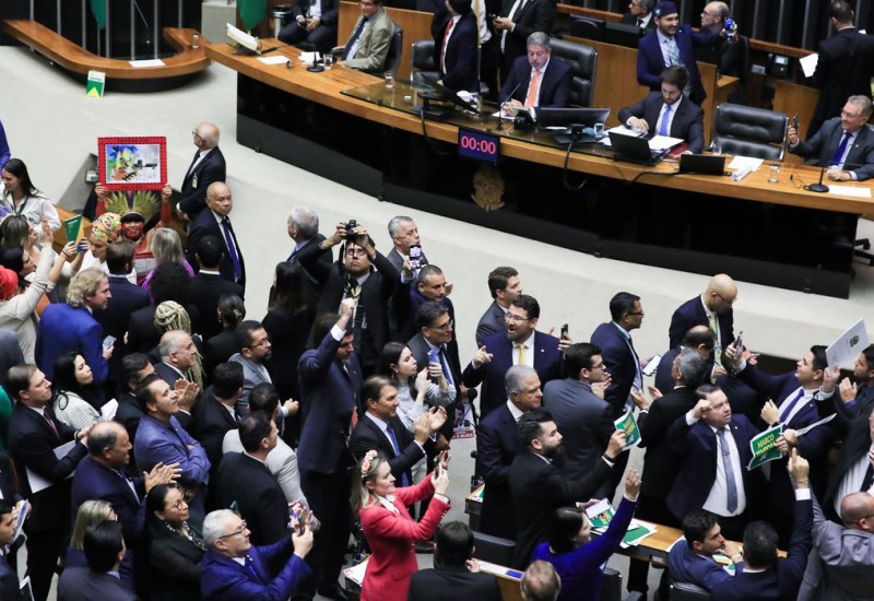 Votação na Câmara ocorreu na noite desta terça-feira (Foto: Lula Marques/Agência Brasil)