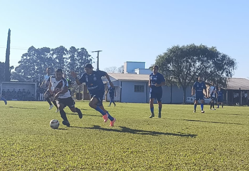Vasco de virada derrotou o Cruzinhas (Foto: Stenio Wathier/JRTV)