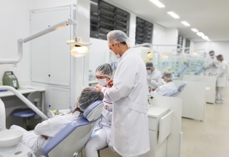A moderna Clínica de Odontologia da Unoesc possui 21 consultórios / Divulgação / Karine Bender/Ascom Unoesc