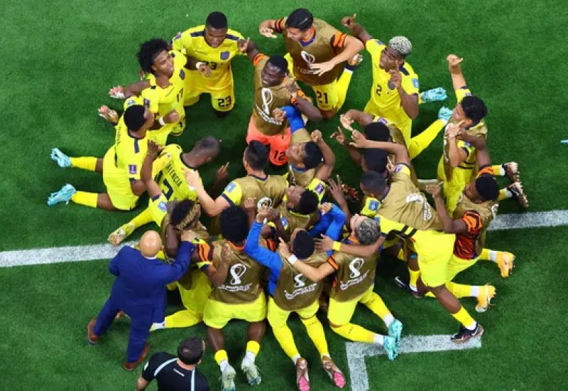 Enner Valencia comemora gol pelo Equador contra o Catar (Foto: Fabrizio Bensch / Reuters)
