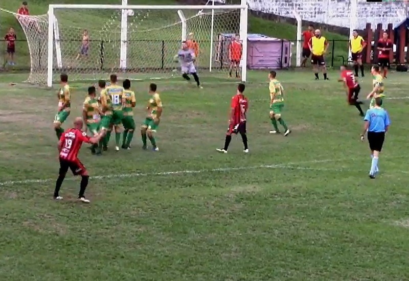 Márcio Reis, com dois gols, garantiu o vira-vira para o Guarani (Imagem: JRTV)