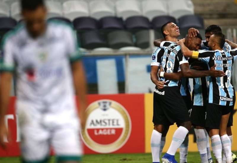 Grêmio vence na estreia na Sul-Americana, mas fica devendo melhor futebol