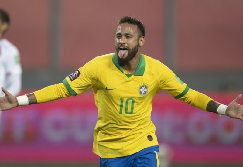 Com 64 gols, Neymar passa a ser o segundo maior goleador do Brasil