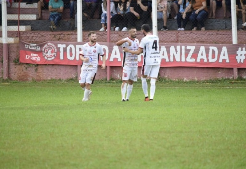 Além do gol, Renatinho foi o principal articulador das jogadas do CRM (Foto: Marcos Meller/Peperi)