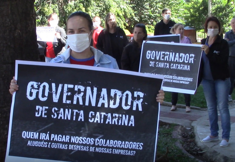 Pressão foi muito forte para que o governador recuasse e liberasse o funcionamento do comércio catarinense