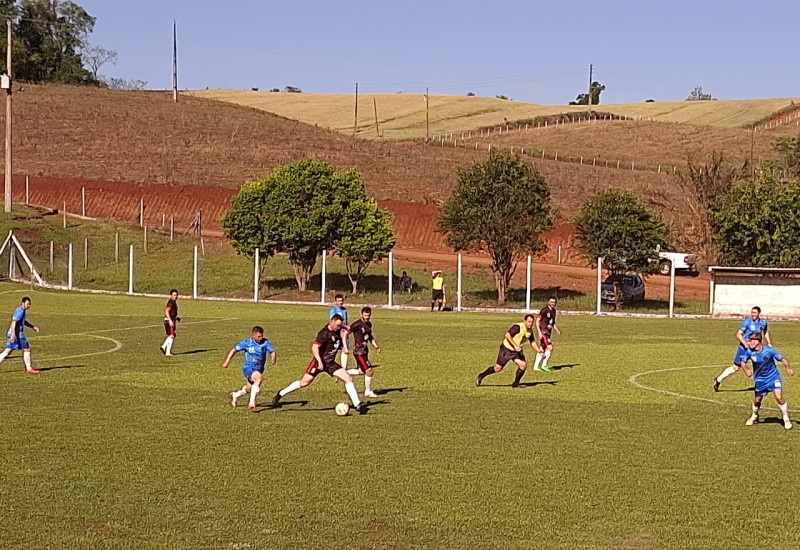 Num jogo com várias expulsões e cinco gols, deu Linha Fátima (Foto: Stenio Wathier/JRTV)