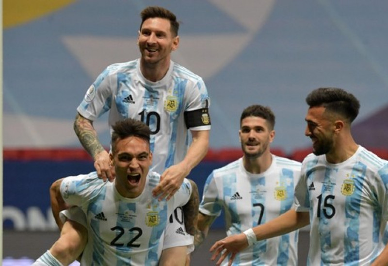 Após momentos de forte tensão, argentinos comemoraram classificação (foto: reprodução)