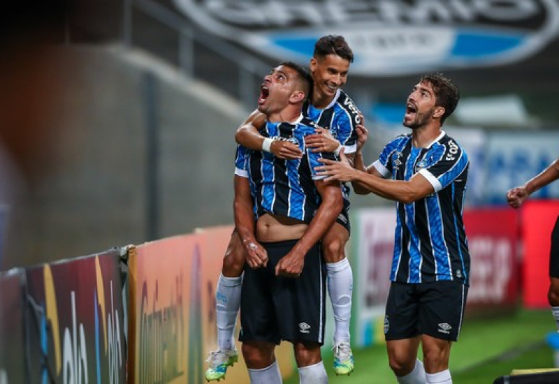 Diego Souza comemora o gol que deu a vitória ao tricolor gaúcho