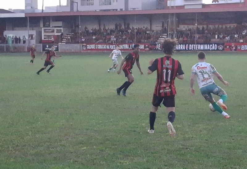 Guarani e Ouro Verde voltaram a decidir nos pênaltis. Desta vez deu o Bugre (Foto: Stenio Wathier)