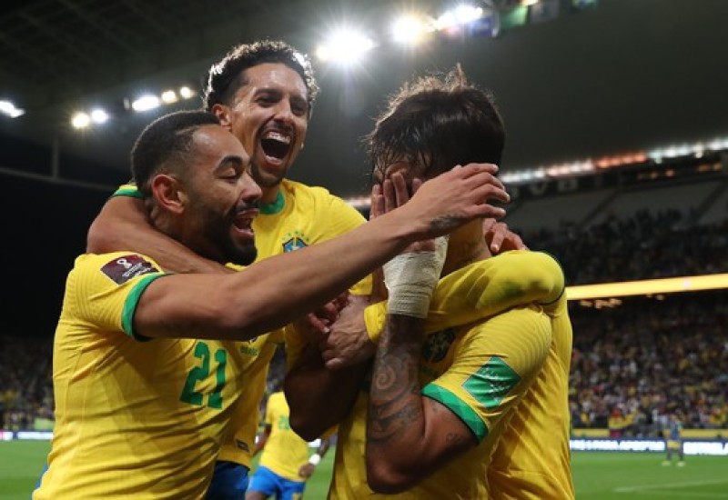 Comemoração do gol de Lucas Paquetá em Brasil x Colômbia (Foto: EFE/Sebastiao Moreira)