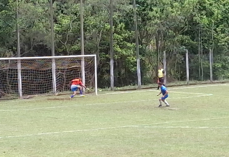 Três jogos foram para os pênaltis. Em Linha Filomena, o Aliança comemorou a classificação (Foto: Stenio Wathier/JRTV)