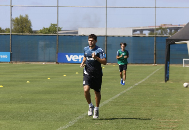 Kannemann está de volta, mas Geromel é desfalque do Grêmio — Foto: Eduardo Moura