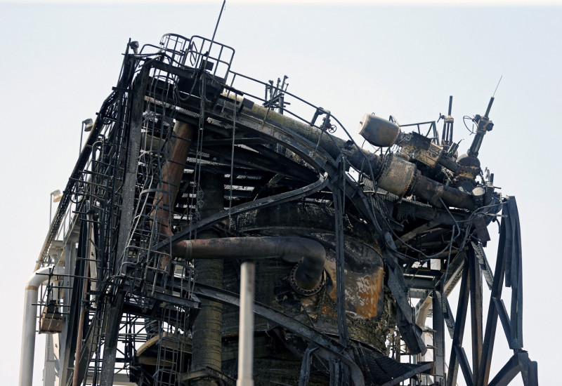 Instalação de petróleo da gigante petroleira Aramco ficou danificada em ataque em Khurais, na Arábia Saudita — Foto: Hamad l Mohammed/ Reuters