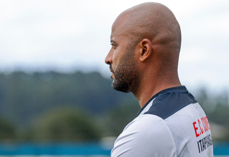 Cometa do técnico João Paulo perdeu a segunda consecutiva (Foto: Cometa/Divulgação)