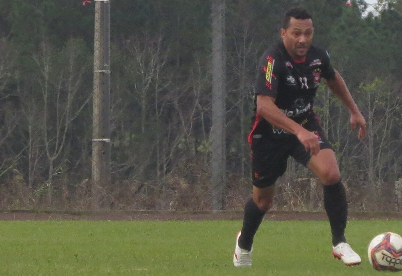 Tiago Maringá é dúvida parajogo que irá apontar o classificado às semifinais (Foto: Guarani)