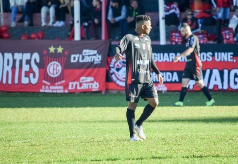 Santos, de grande atuação, marcou um golaço no goleada sobre o Juventude (Foto: Marcos de Lima/Peperi)
