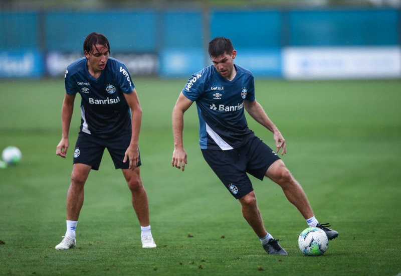 Geromel e Kannemann não conseguem manter uma sequência de jogos por causa das lesões