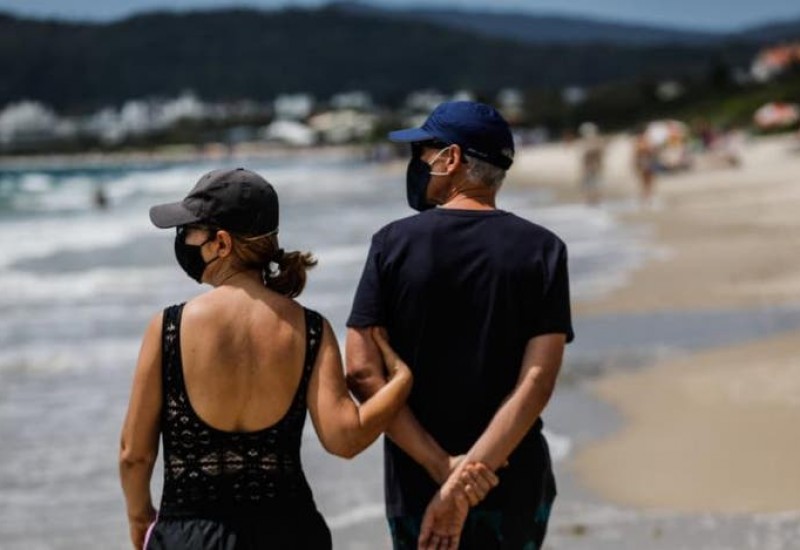 Uso de máscaras tornou-se obrigatório em cidades de Santa Catarina (Foto: Diorgenes Pandini)