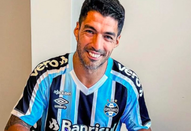 Atacante assinou no sábado com o Tricolor | Foto: Grêmio / Divulgação