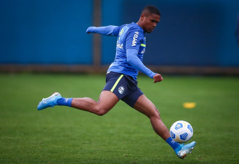 Reestreia de Douglas Costa gera grande expectiava entre os gremistas Foto: Lucas Uebel/Grêmio