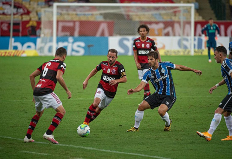 Flamengo briga por título, enquanto que o Grêmio busca vaga no G-4