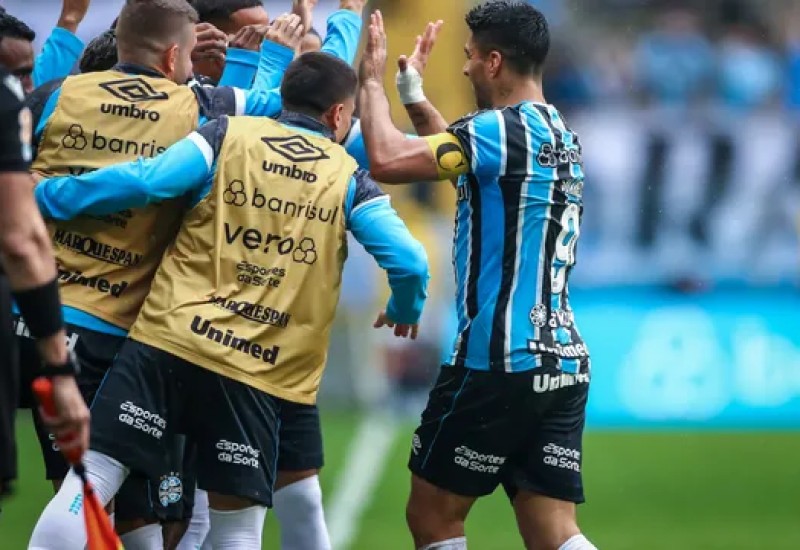 Suárez abriu o caminho de mais uma vitória tricolor (Foto: Lucas Uebel/Grêmio)