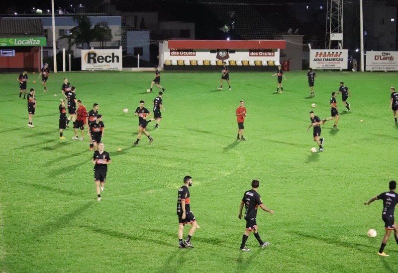 No treino de hoje técnico Zancanaro deve encaminhar time titular para domingo (Foto: ASCOM/Guarani)