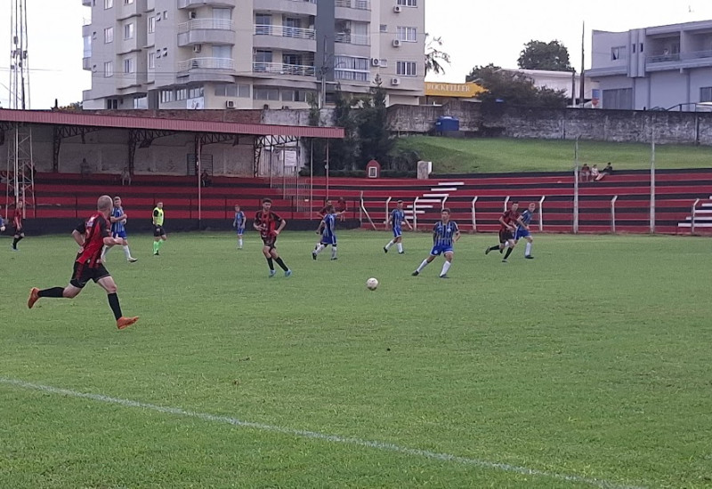 Com pênalti nos acréscimos, Grêmio Tunense quase complicou classificação do Guarani (Foto: Stenio Wathier/JRTV)