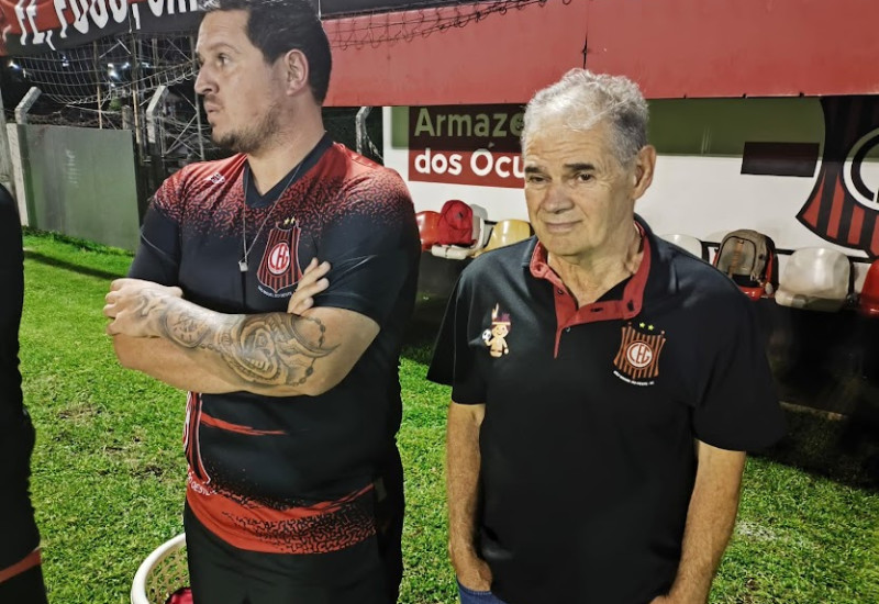 Mandato de Nelson Santore (D) vai até 31 de dezembro (Foto: Sergio Wathier/JRTV)