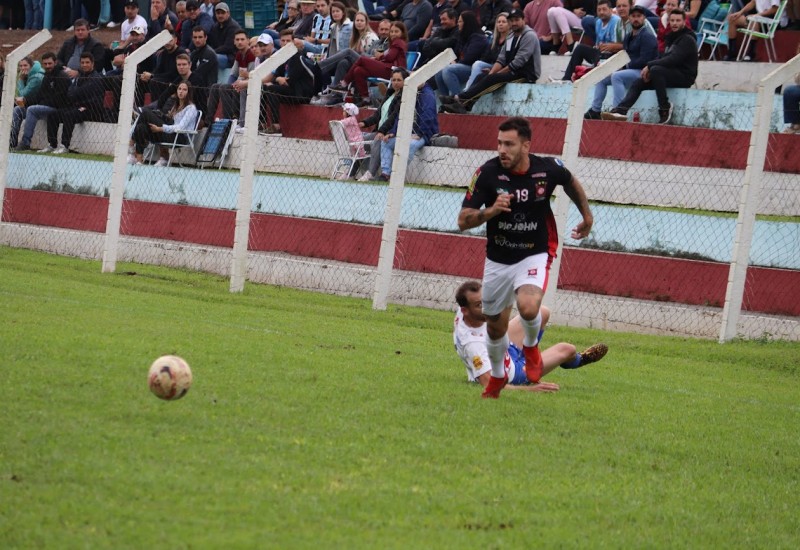 Pedroso anotou um golaço para o Guarani (Foto: Luis Bataglin/Guarani)