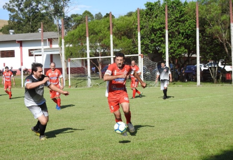 A bola volta a rolar pelos campeonatos de Veterano e Máster em fevereiro (Foto: Ascom/Prefeitura)