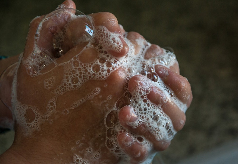 Lavar as mãos com frequência é uma das formas de prevenção da gripe — Foto: Pixabay