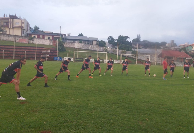 Em jogo-treino hoje, Zanca começa a definir time para encarar o Cometa em Itapiranga (Foto: Luis Bataglin/Guarani)