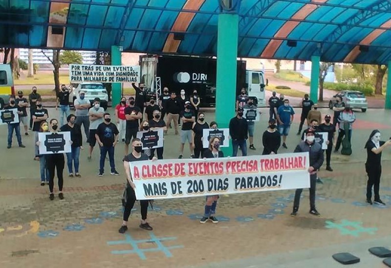 Em São Miguel do Oeste,  manifestação reuniu representantes de mais de 70 segmentos