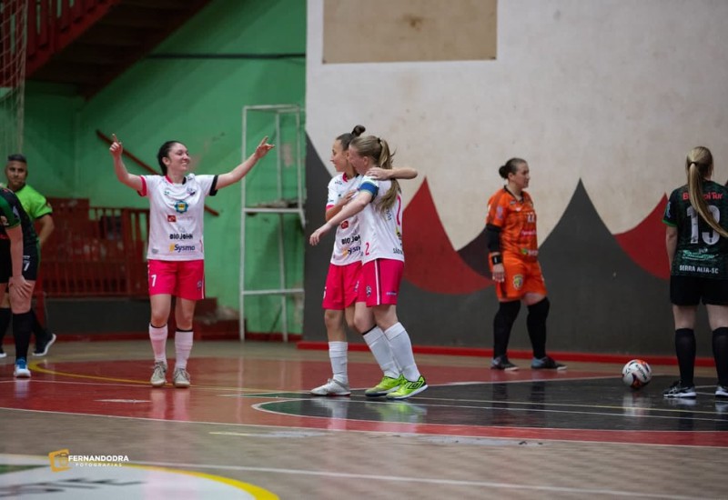 Futsal Feminino vibra com a classificação antecipada à etapa regional (Foto: Gol de Bico/Divulgação)