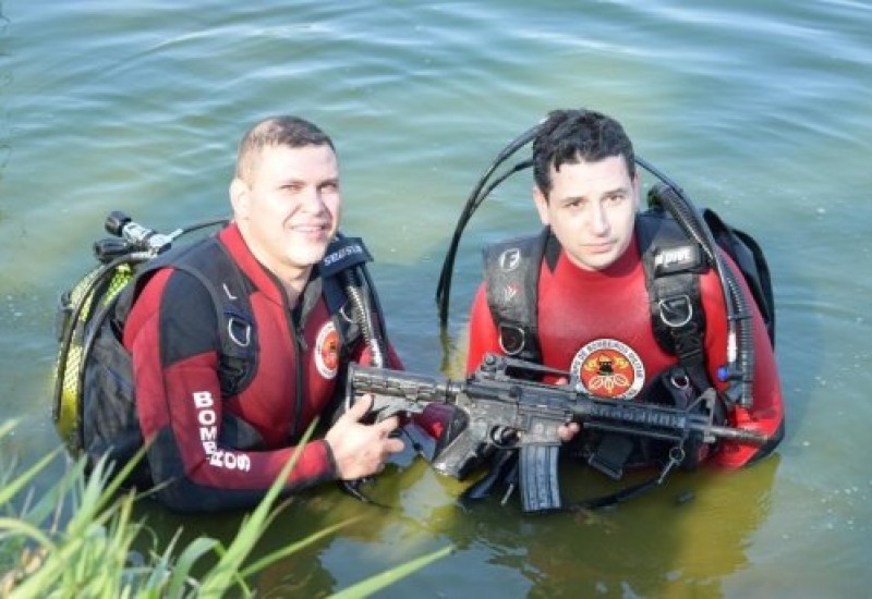 Arma foi recuperada por mergulhadores dos bombeiros (foto: Christian Lösch)